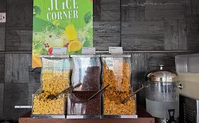 Holiday Inn Bangkok Sukhumvit by IHG